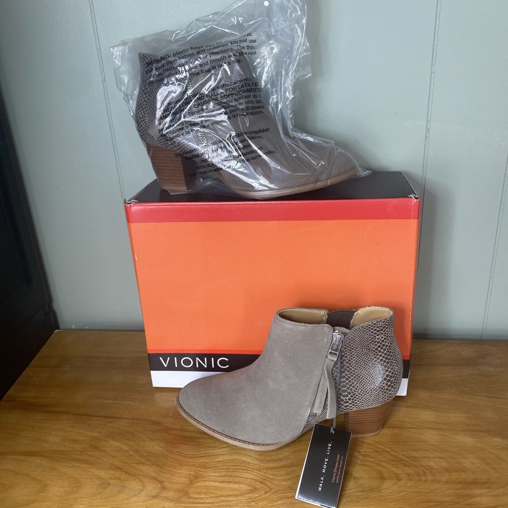 Vionic Upright Anne Booties Greige Snake Leather Ankle Boots Side Zip‎ 7.5